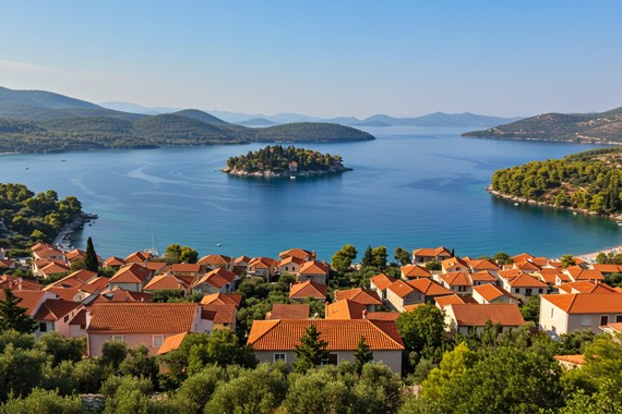 Yılbaşı Tatilinde Ayvalık’a Akın: Oteller Yüzde 80 Doluluk Oranına Ulaştı!