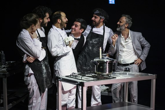 Zorlu PSM’nin Yeni Yapımı “Kısık Ateşte Düdüklü Tencere” Kapalı Gişe Başladı